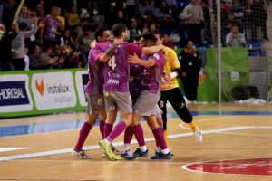 www.mallorcadiario.com_galerias-noticias_galerias_528189_palmafutsalelpozo_10_