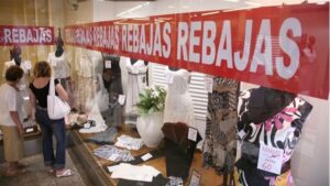 rebajas tienda comercio escaparate