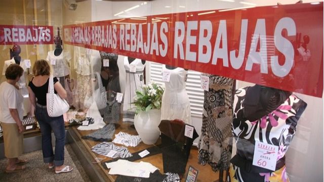 rebajas tienda comercio escaparate