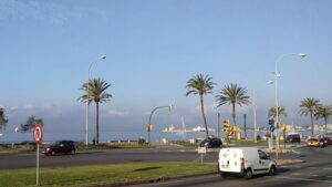 tiempo, despejado, sol, carretera, coches