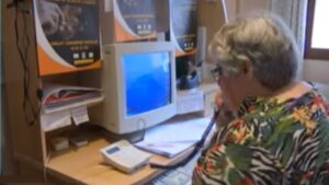 voluntaria telefono de la esperanza