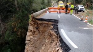 hundimiento carretera lluc