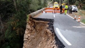 hundimiento carretera lluc
