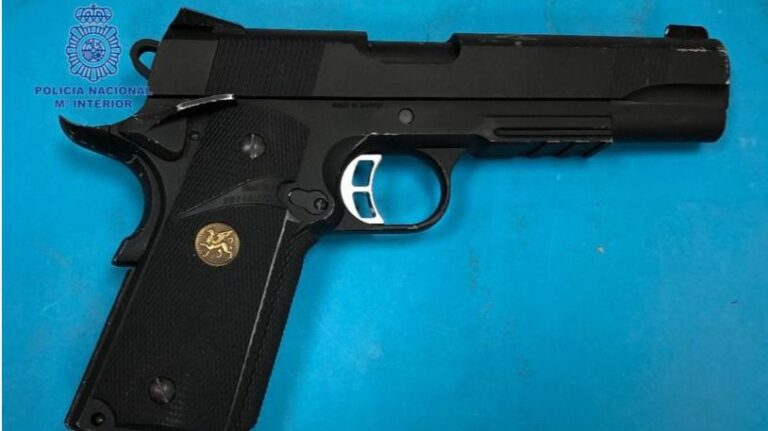 Pistola