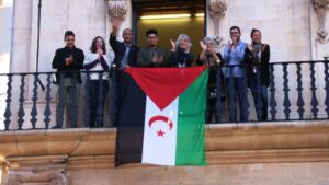 bandera sahara en cort