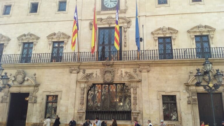 fachada ayuntamiento palma cort