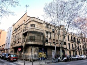 edifici Racionalista en la calle Rossell&oacute; i ca&ccedil;ador