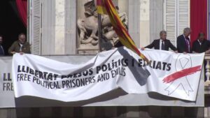 pancarta generalitat presos piliticos torra lazo amarillo