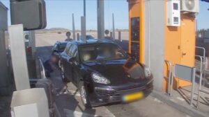 Pinchaban las ruedas de turistas para despu&eacute;s robarles