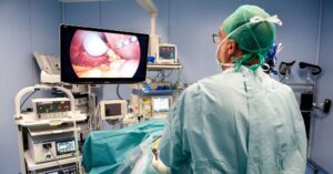 torre quir&uacute;rgica con tecnolog&iacute;a 3D para cirug&iacute;a laparosc&oacute;pica