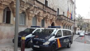 Polic&iacute;a Nacional