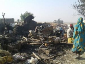 bombardeo contra un campamento de desplazados