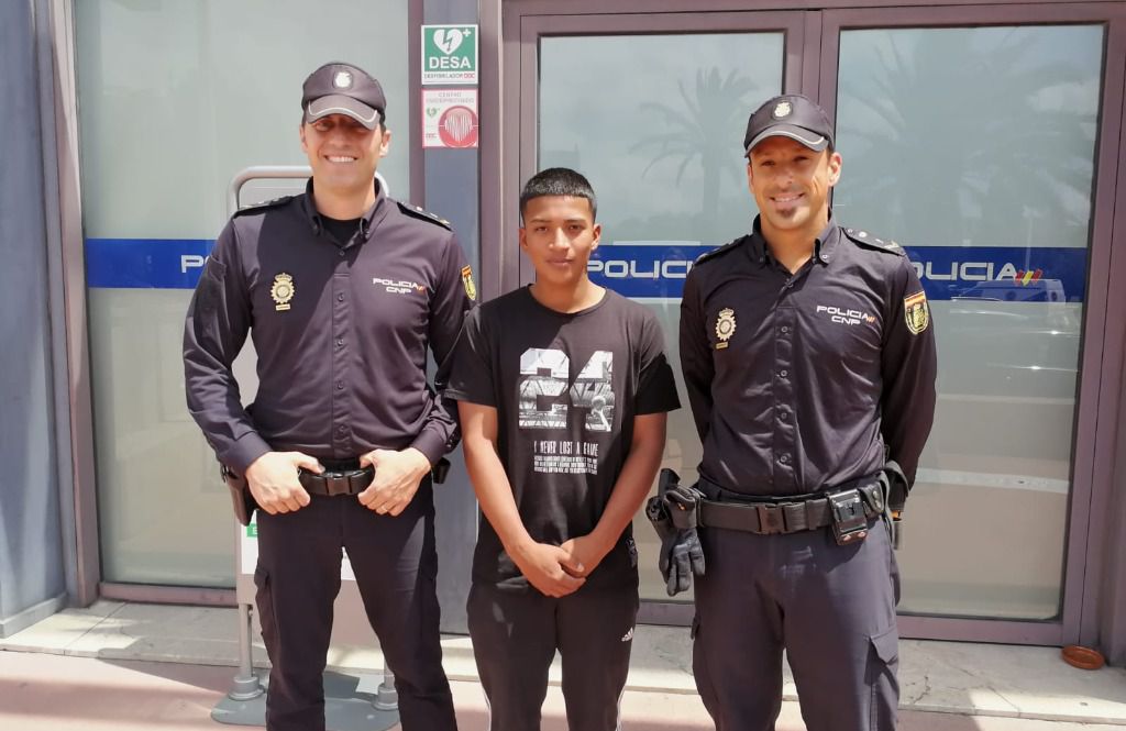policía