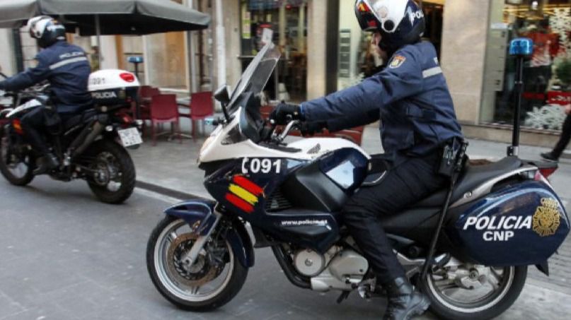 policía