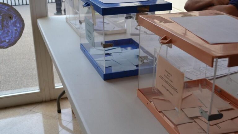 elecciones urnas