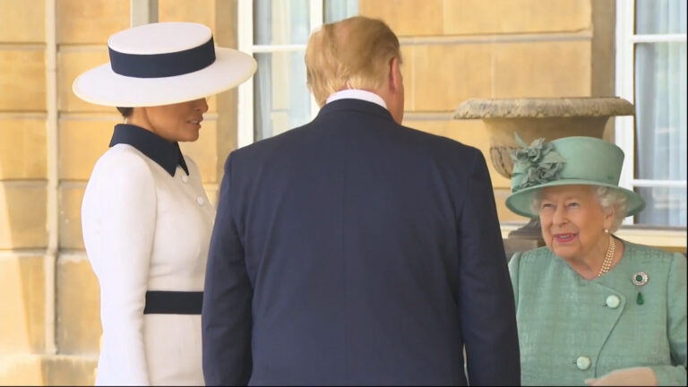 trump e isabel II