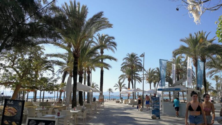 sol playa arenal turistas