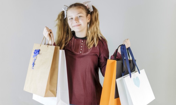 niña compras