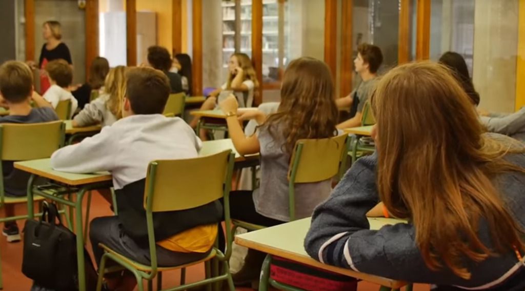 aula clase escuela jovenes