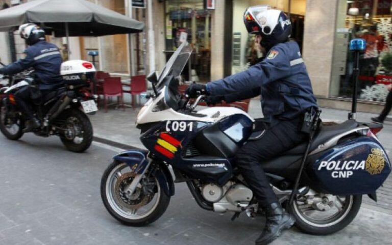 policía
