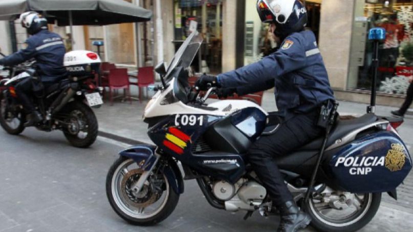 policía