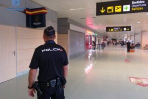 policia aeropuerto