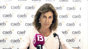 La presidenta de la CAEB, Carmen Planas, en la presentaci&oacute;n del informe "Evoluci&oacute;n Econ&oacute;mica"