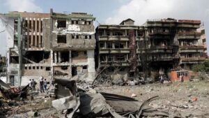 El lugar del ataque, tras la explosi&oacute;n.