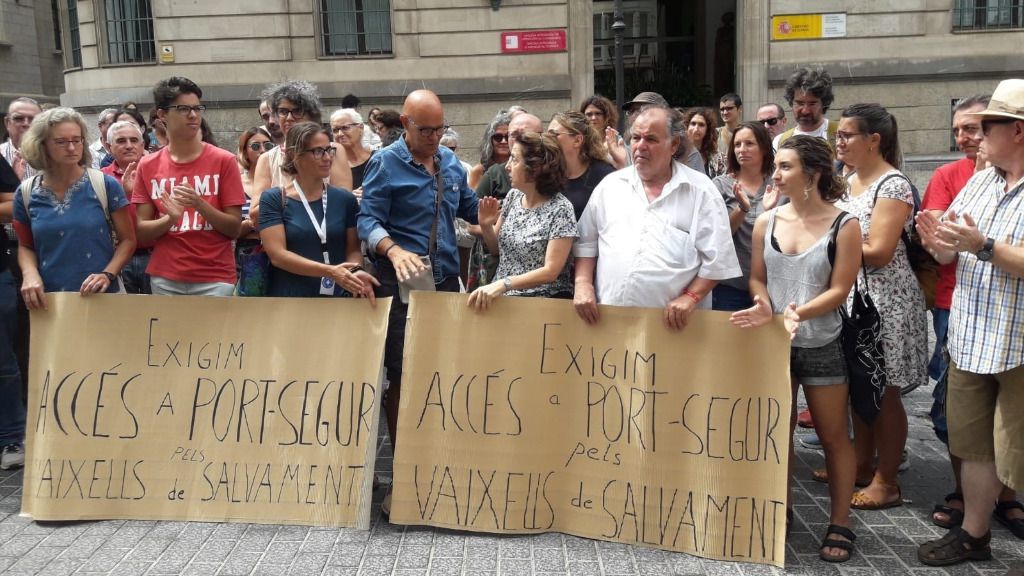 Manifestación de este martes, frente a la Delegación del Gobierno, en Palma.