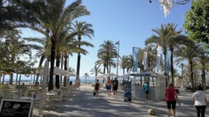 sol playa arenal turistas