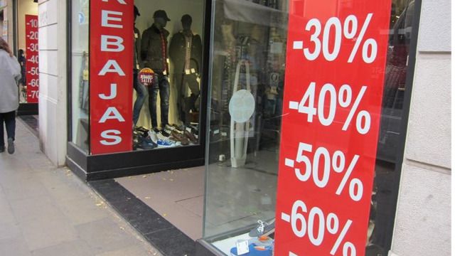 rebajas tienda comercio escaparate