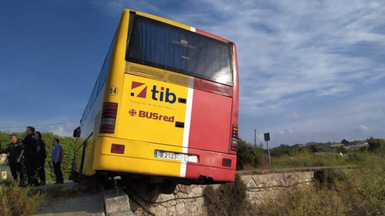 accidente autobús son servera