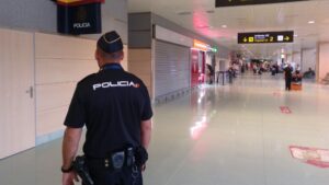 policia aeropuerto