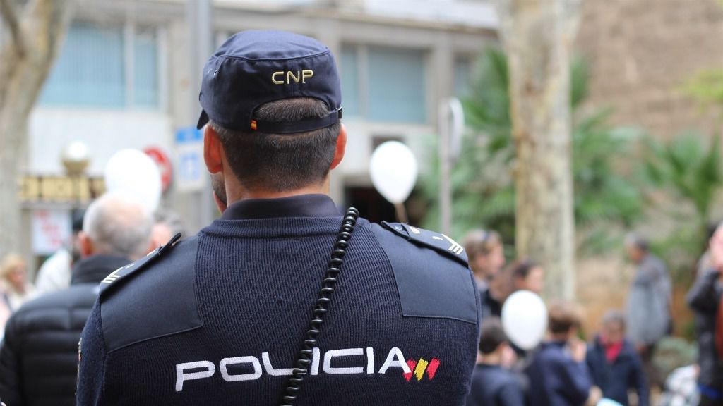 policía