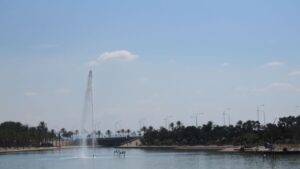 fuente catedral sol buen tiempo cielo despejado calor