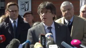 Puigdemont sale de prision