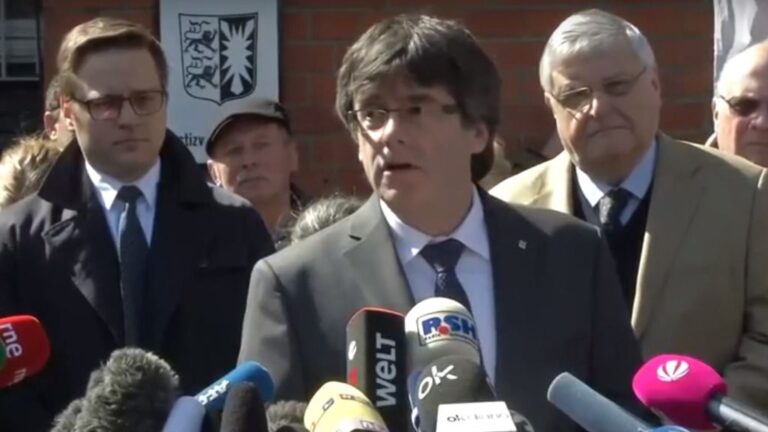 Puigdemont sale de prision
