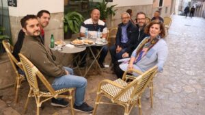 hila terrazas lineas amarillas