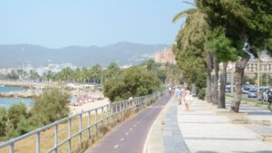 Mallorca verano playa carril bici