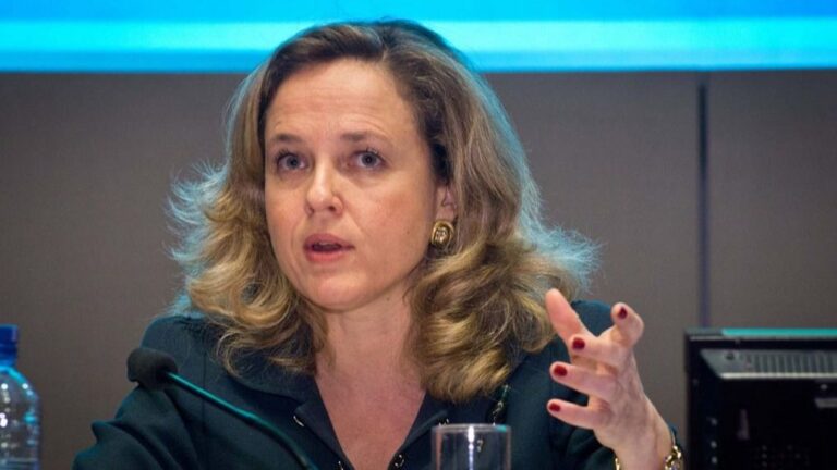 ministra economia nadia calviño