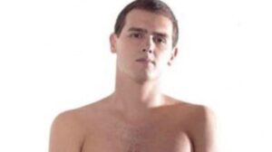 cartel electoral albert rivera desnudo