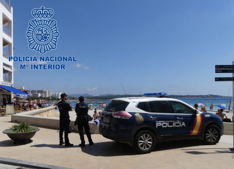 Policía nacional s'illot