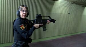 video mujeres policia