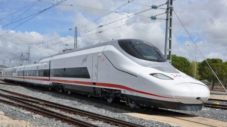 tren ave
