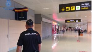 policia aeropuerto