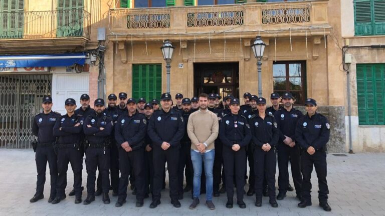 Policía