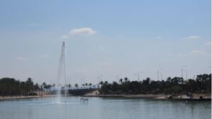 fuente catedral sol buen tiempo cielo despejado calor