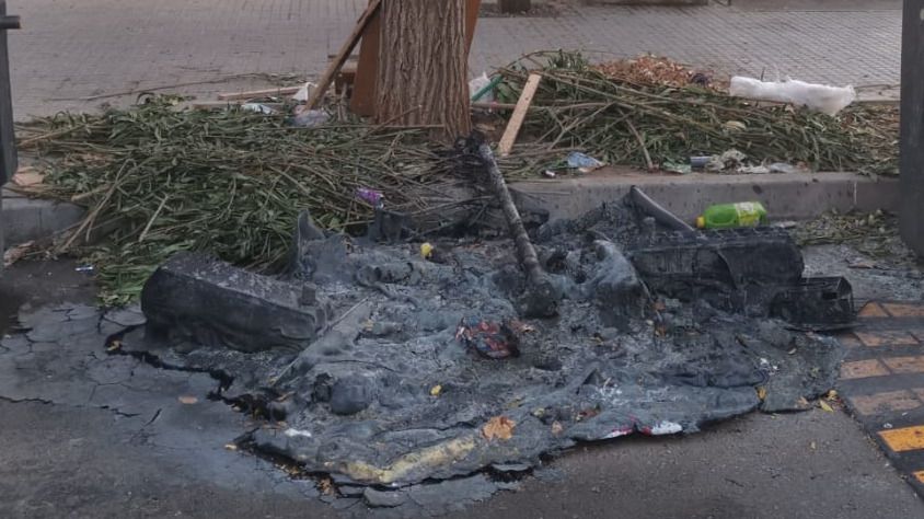 contenedores quemados Calle cami de son Gotleu