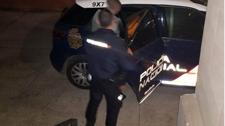 Policía corrupción de menores