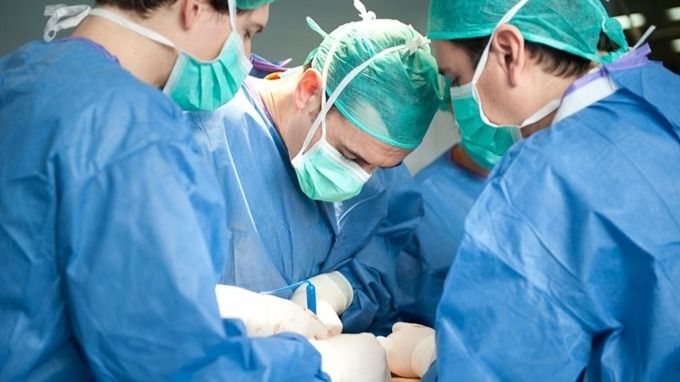 cirugía quirófano médico hospital clínica intervención operación